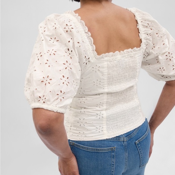 XS White Eyelet Shirt - Picture 4 of 4